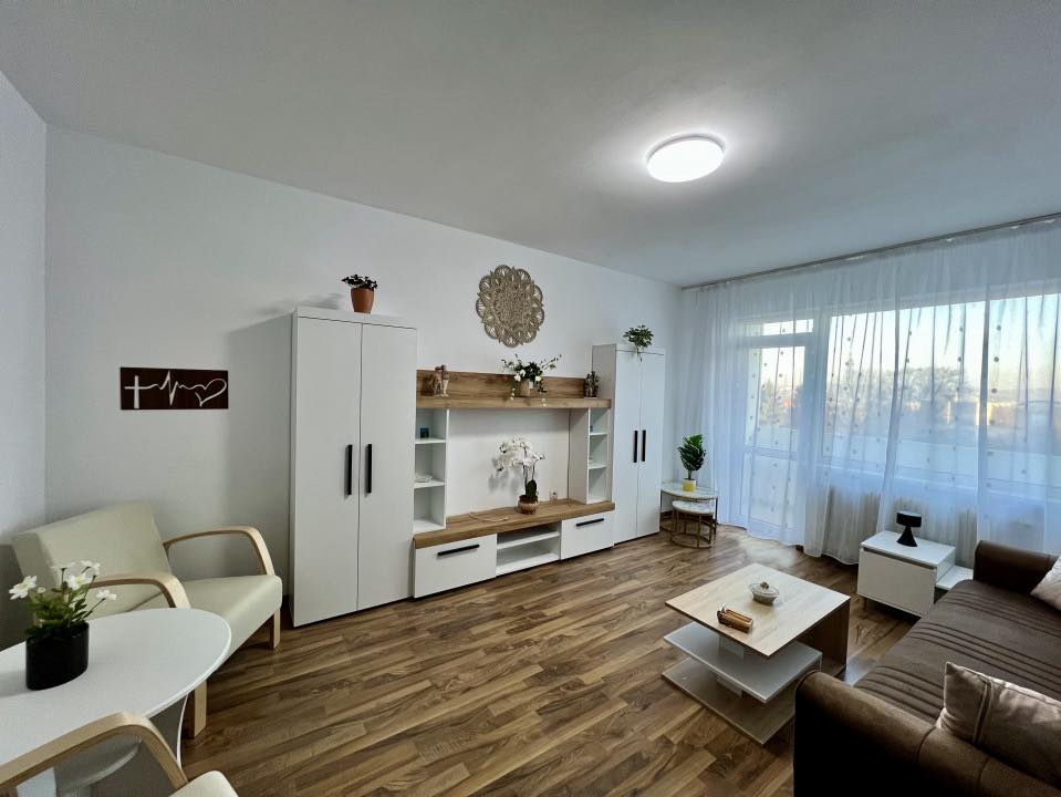 Apartament cu 2 camere decomandat